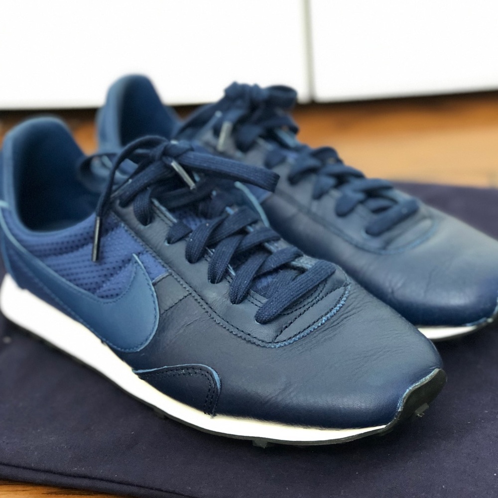 Nike Retro Sneakers Size 6.5